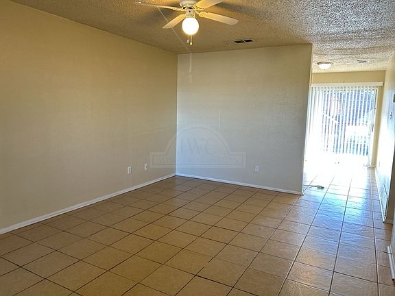 3rd image of 1906 Cedarhill Dr APT D