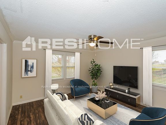 5th image of 2592 Fairview Blvd