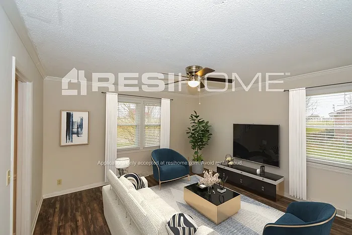 2592 Fairview Blvd — Photo 5
