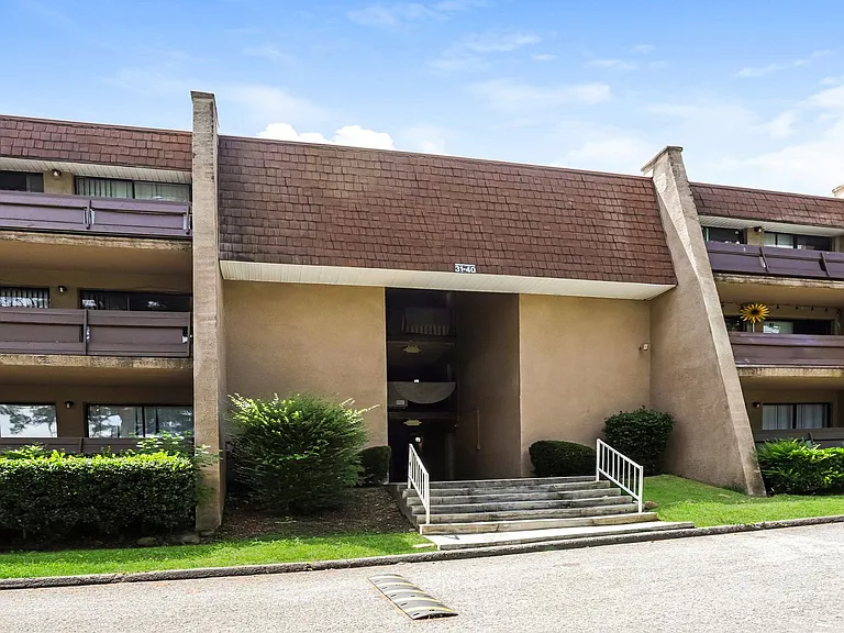 Ridge Terrace Apartments — Photo 6