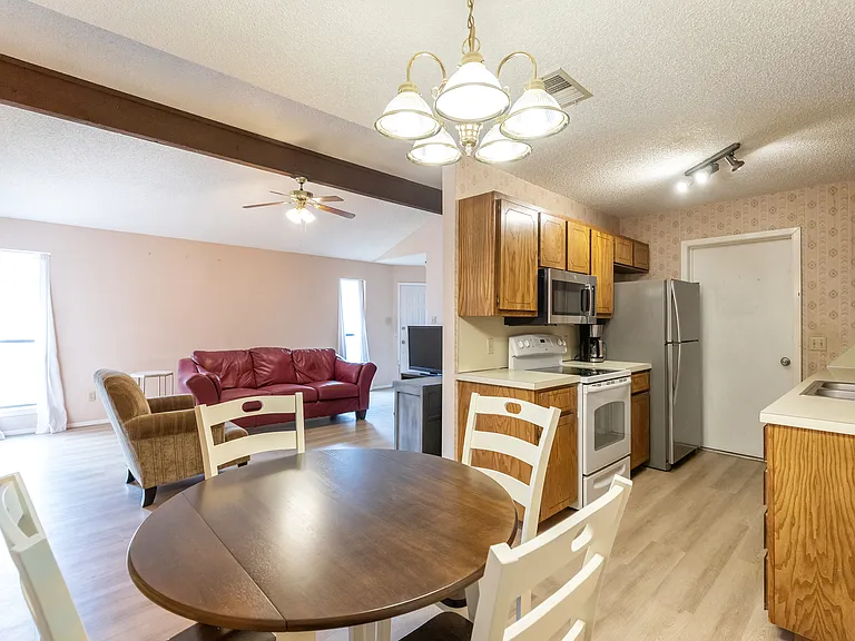4074 Russell Ave — Photo 10