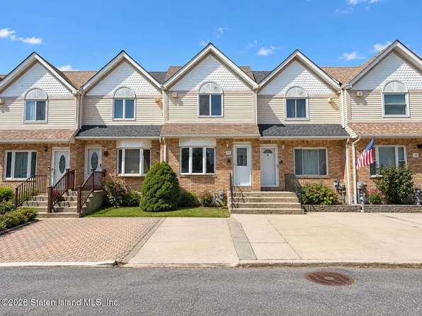 32 Westport Ln, Staten Island, NY 10314