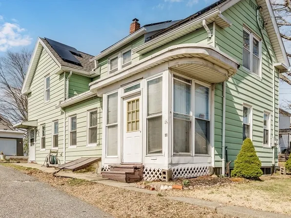 11 Slater St, Webster, MA 01570