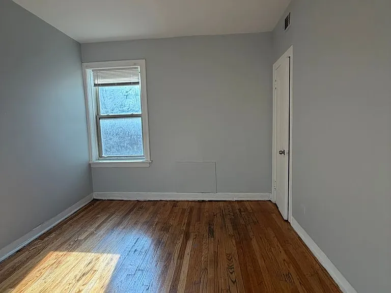 7601-7609 S Drexel Ave — Photo 3