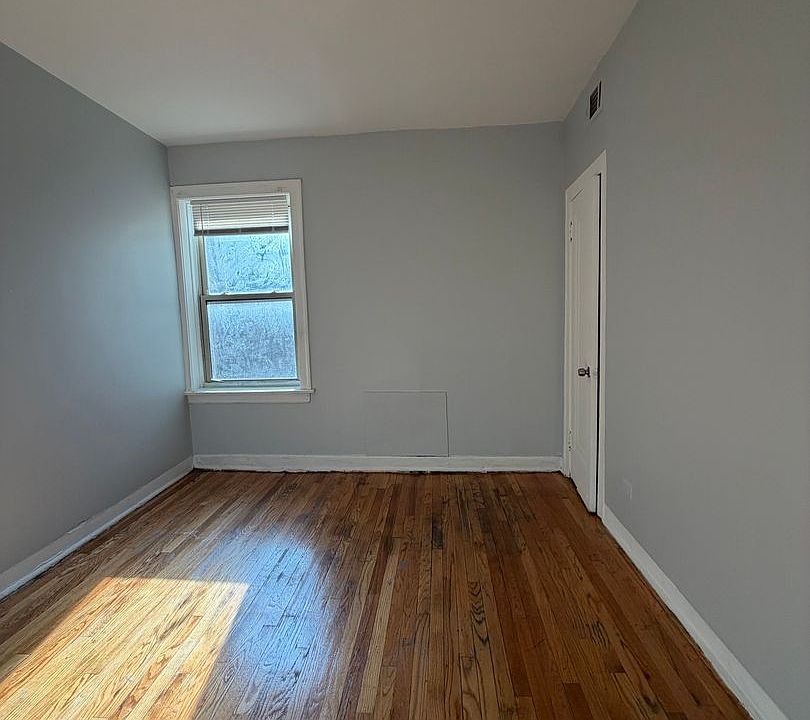 1st image of 7601-7609 S Drexel Ave #9051
