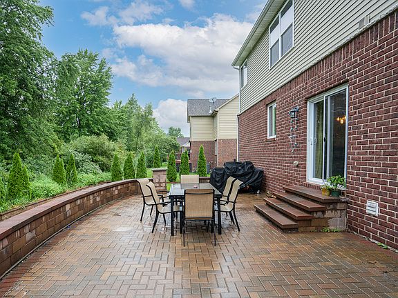 4th image of 53283 Jaclyn Dr