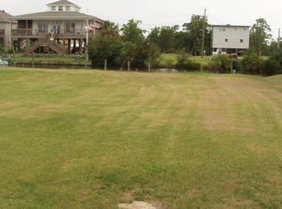 137 Janelle Dr, Bay St Louis, MS 39520