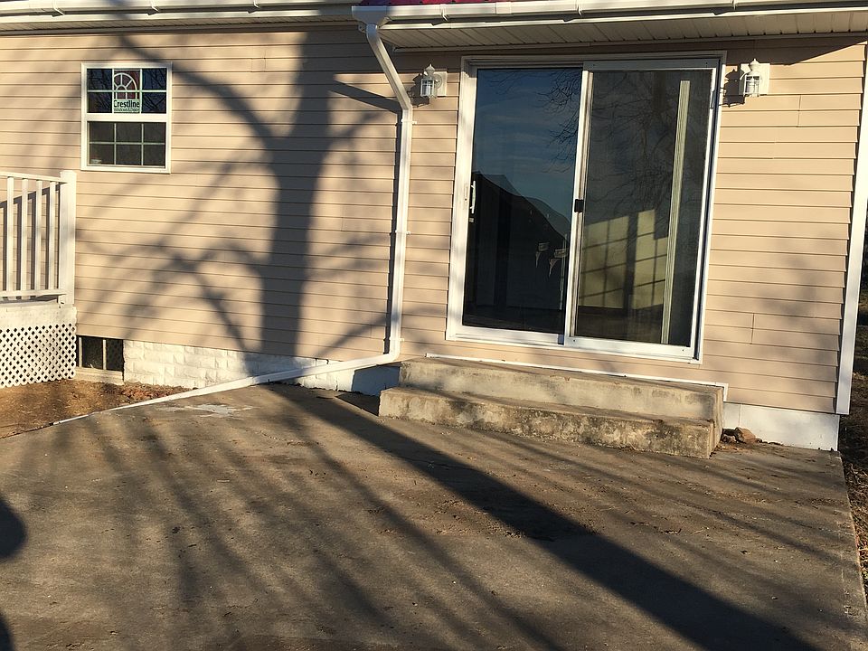 2nd image of 732 N Ash St