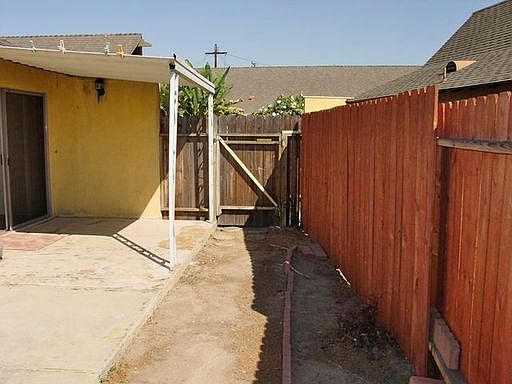 5th image of 9731 Acacia Ave APT 1B