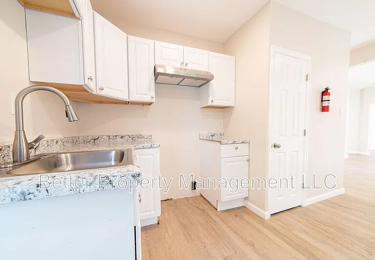 730 E Montrose St #2 — Photo 3