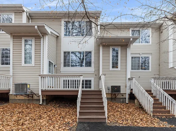 256 W Treehouse Ln, Round Lake, IL 60073