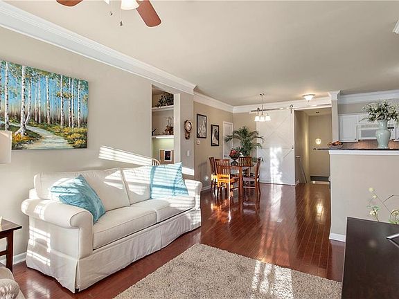 3rd image of 4209 NE Meadow Creek Cir APT 204