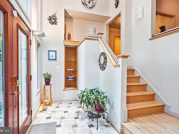 5th image of 6321 Crosswoods Cir
