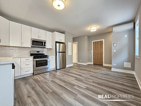 5th image of 3939 N Janssen Ave #S3