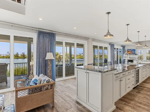 40 Seawatch Lake Dr, Boca Grande, FL 33921