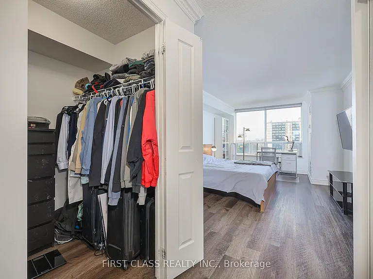 3181 Bayview Ave #902 — Photo 19