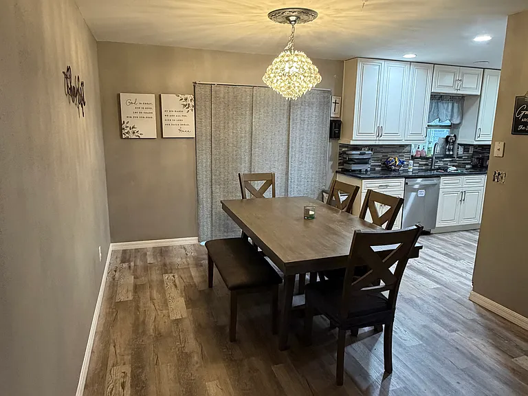819 Pebblewood Dr — Photo 7