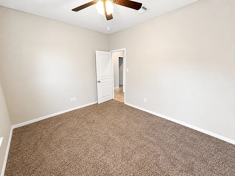 703 Dunford Dr — Photo 9