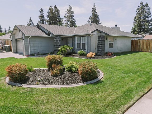 2nd image of 1379 Mosswood Ave