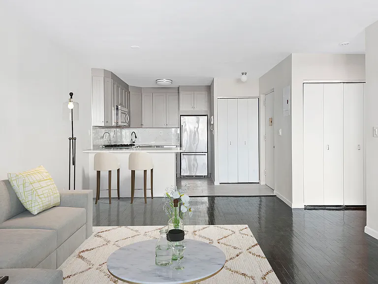 181 7th Ave #8B — Photo 3