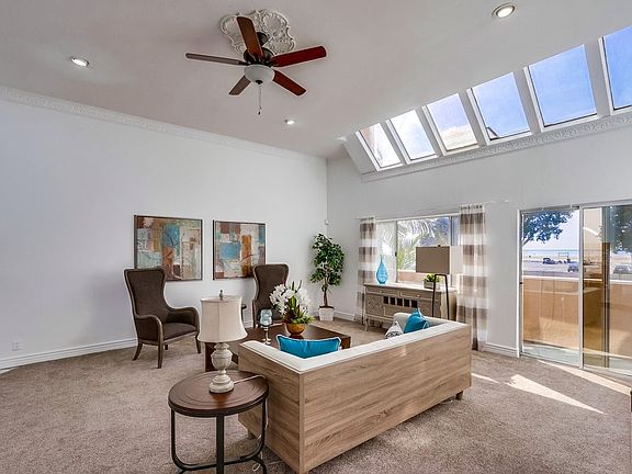 2nd image of 4815 E Ocean Blvd