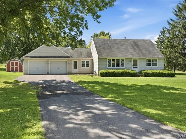 3643 Eckhardt Rd, Hamburg, NY 14075