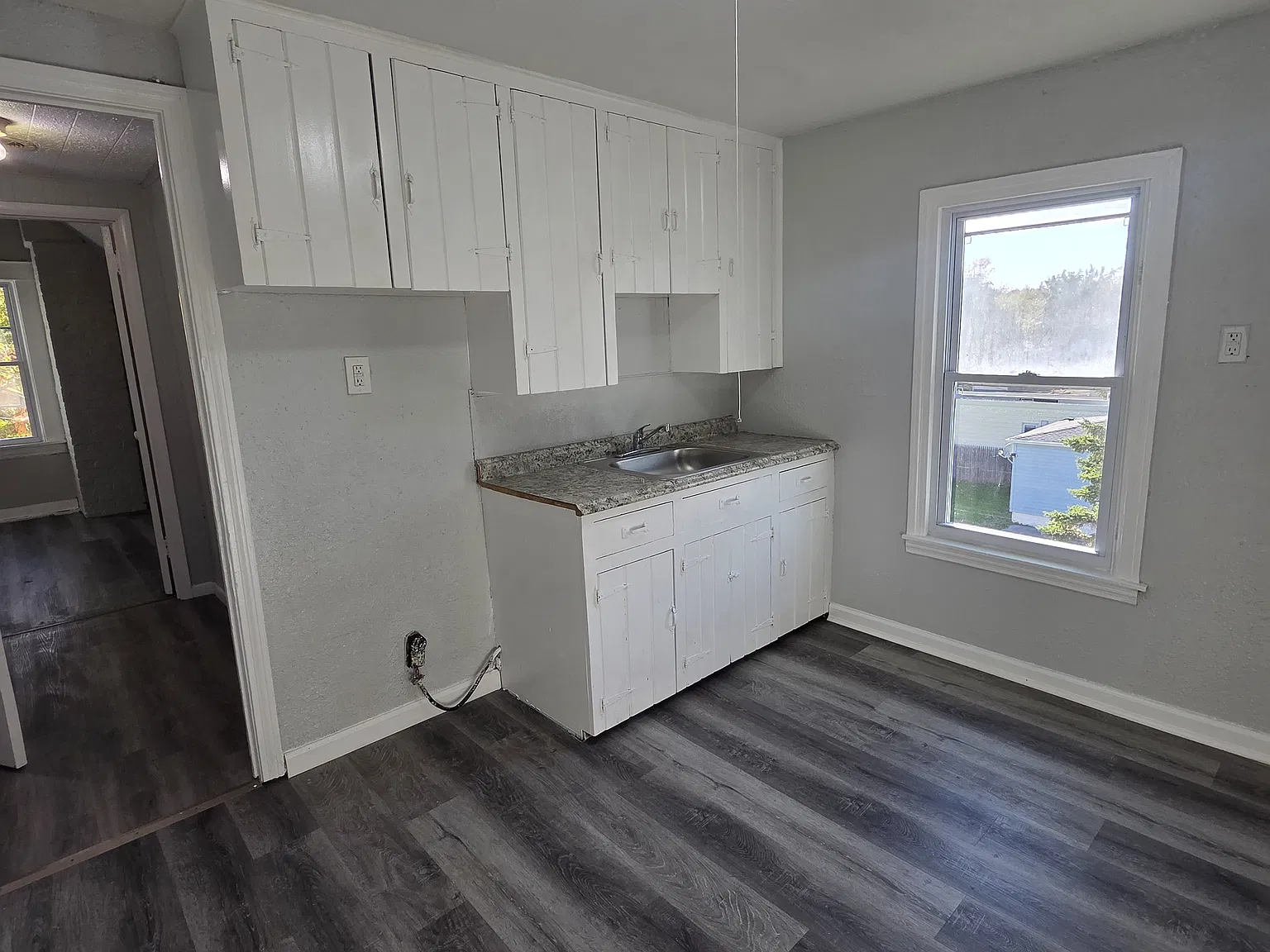2231 Falls St — Photo 2