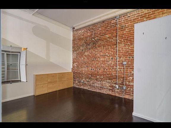 5th image of 309 Church St APT 307