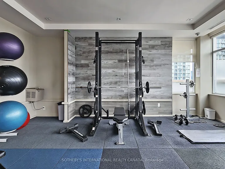 230 King St E #410 — Photo 24