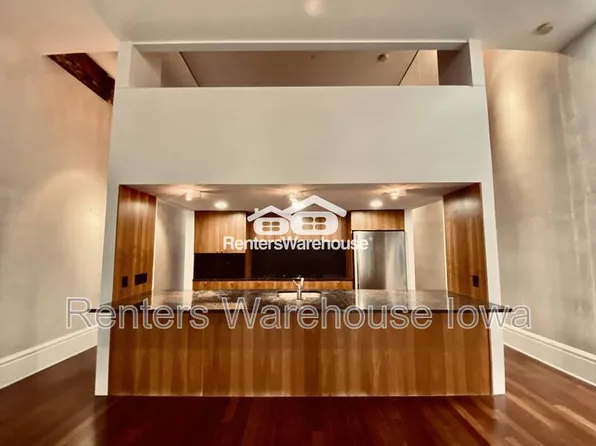 520 1/2 E Grand Ave, Des Moines, IA 50309