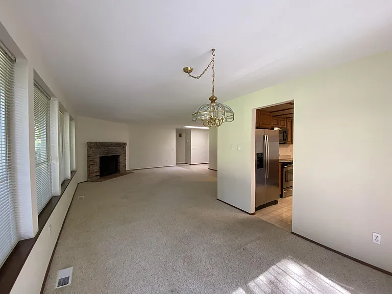 501 E Michelle Dr — Photo 21