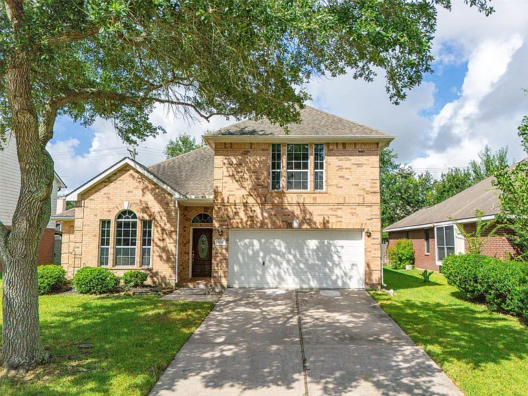 406 Stockbridge Ln — Photo 1