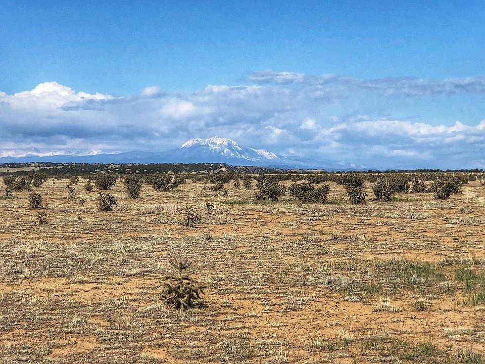 1st image of 20 Santa Fe Trl