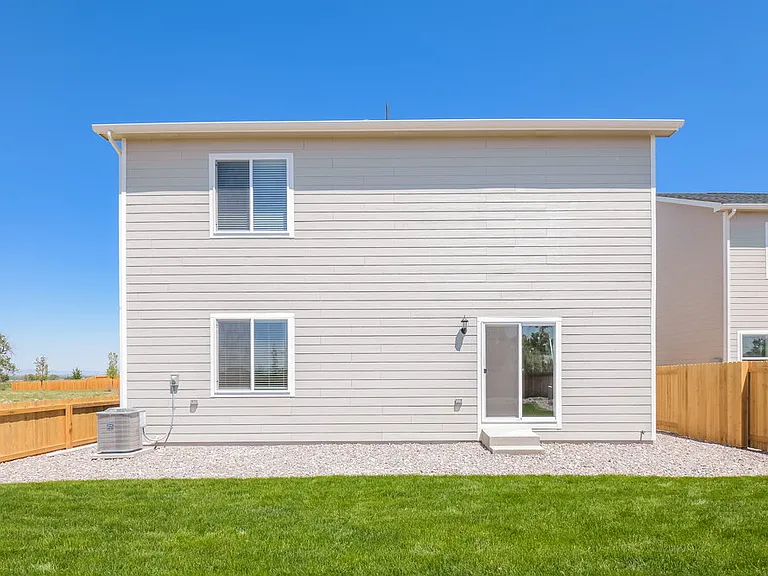 2120 Christina St — Photo 20
