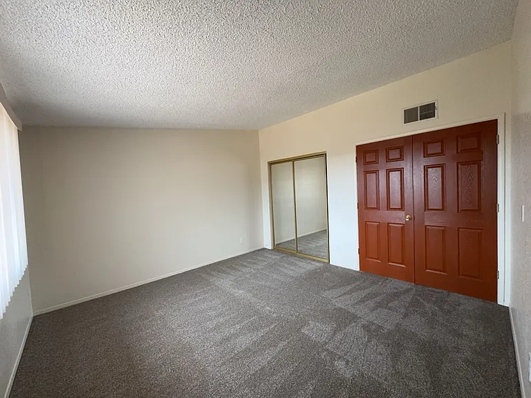 3733 Sparrow Dr — Photo 10