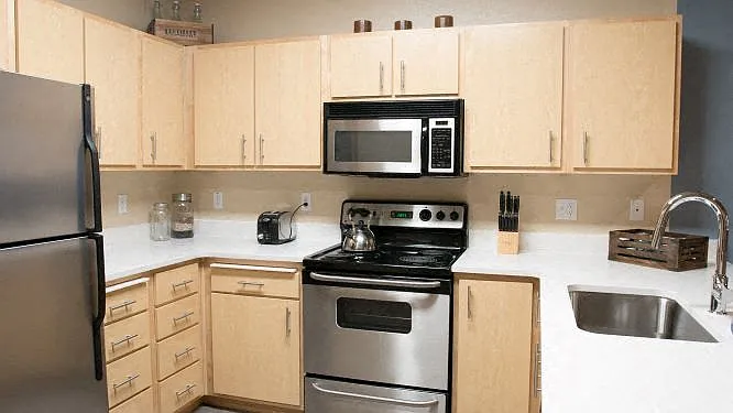 1 Bedroom Upgraded Kitchen
