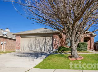 7028 Derbyshire Dr, Fort Worth, TX 76137