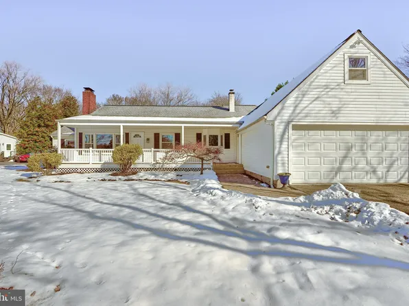 1752 Harbor Dr, Chester, MD 21619