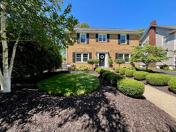 2nd image of 817 Cadillac Dr SE