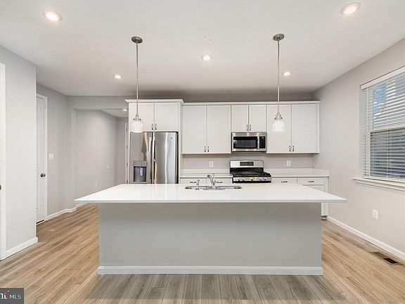4th image of 2187 Juniper Dr