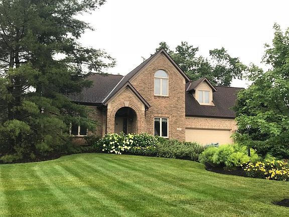 2nd image of 8815 Chateau Dr NW