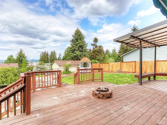 3rd image of 417 17th Avenue Ct SW