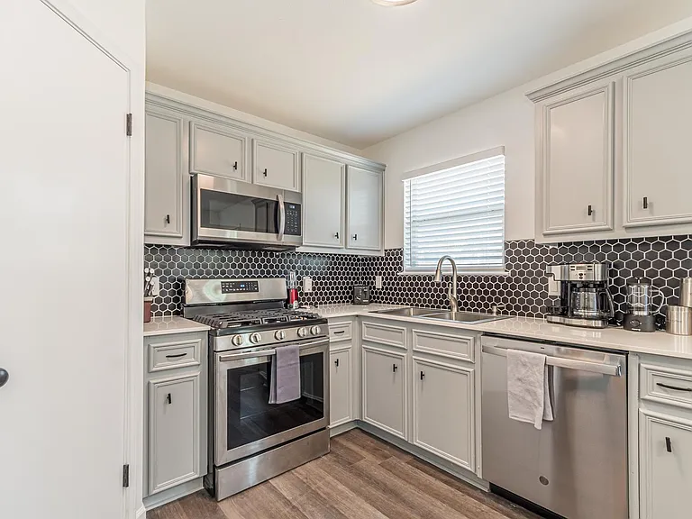 7605 Bennett Ave — Photo 7