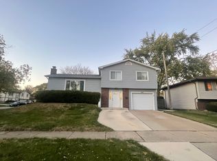 5190 Coulter Rd, Oak Forest, IL 60452