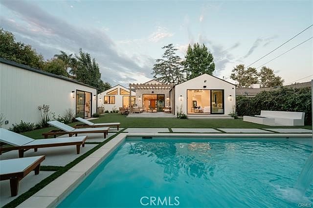 1st image of 4711 Placidia Ave
