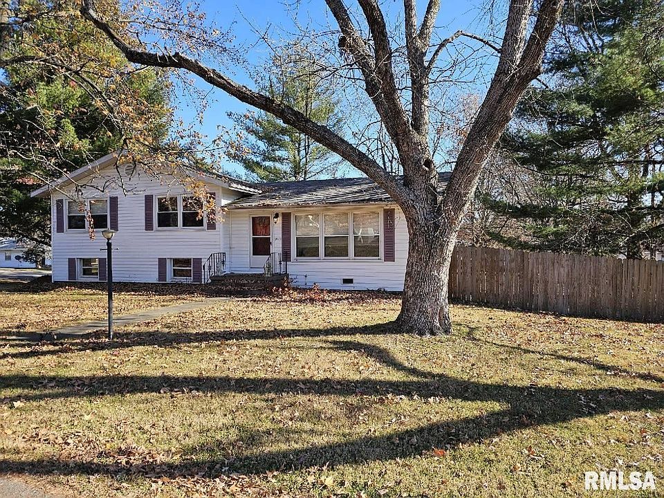 1st image of 900 Blueberry Hill Ave