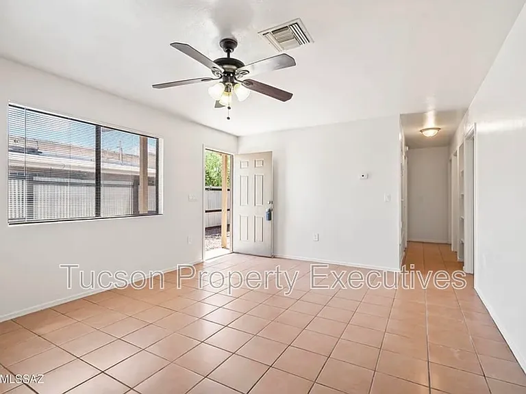 1107 W Sonora St #1 — Photo 10