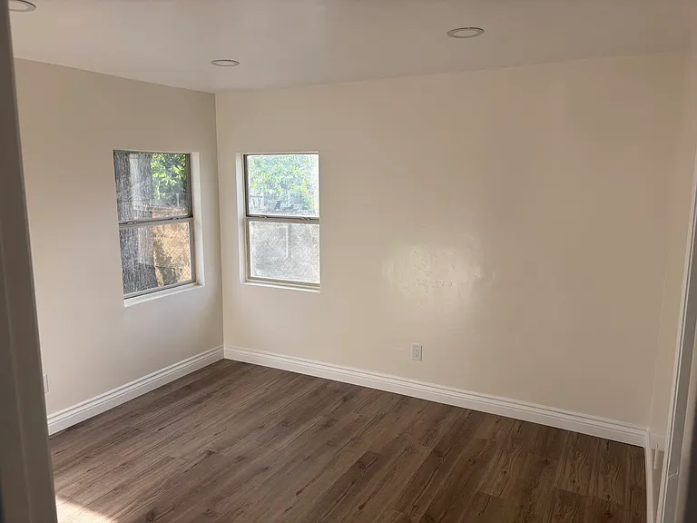 527 Villa St #1 — Photo 12