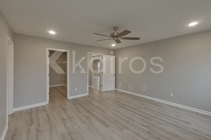 394 Angela St — Photo 8