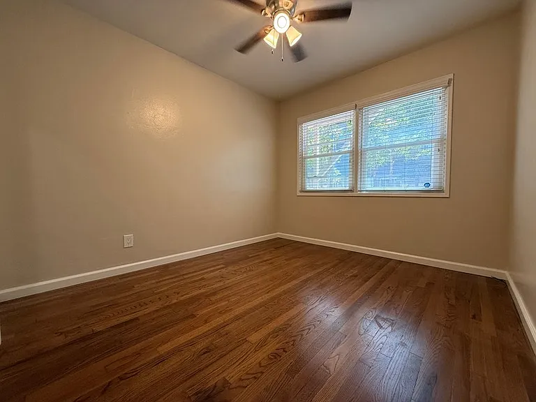 3109 Jarvis St — Photo 12